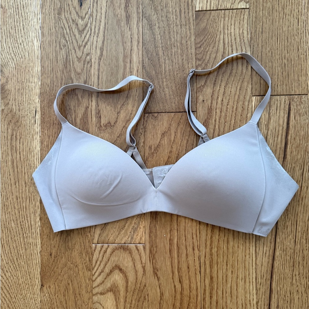 Lululemon Athletica Cream Bra with Underwire Support, size 36A